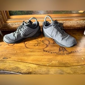 Nike Mens Air Ring Leader Low US 8 Gray Black Shoes Sneakers 488102-002 Nice